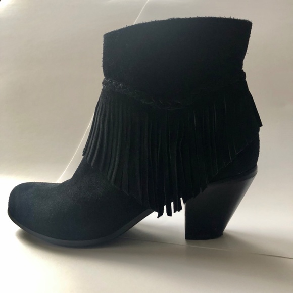 Gianni Bini Fringed, Blck Suede Bootie, Size 7.5 - Picture 3 of 6